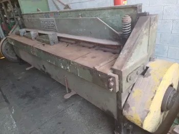 Guilhotina Industrial em Itupeva